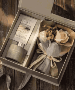 Set Hộp Quà - Tinh Dầu Thơm Khếch Tán Kèm Hoa Lụa Trang Trí